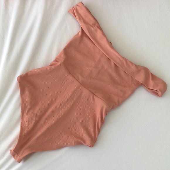 L SPACE WOMEN'S ANJA ONE PIECE SWIMSUIT - Picture 4 of 6